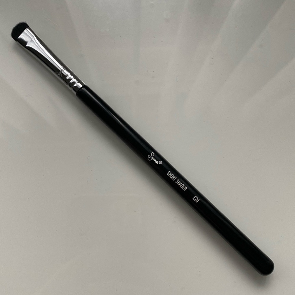 Sigma Beauty Short Shader Brush - E20